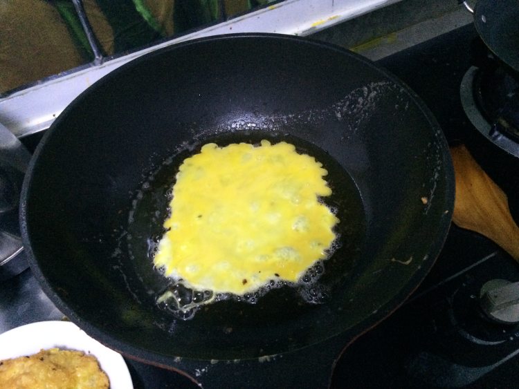 鸡蛋火腿三明治步骤3