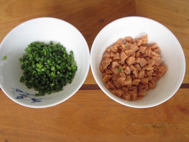 火腿葱香花卷步骤4