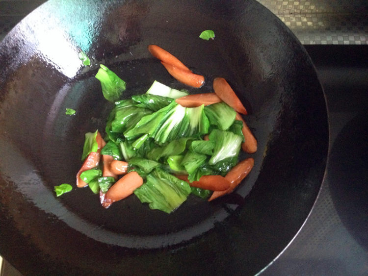 火腿油菜炒米粉步骤7