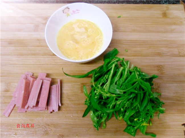 鸡蛋菜心炒面片步骤2