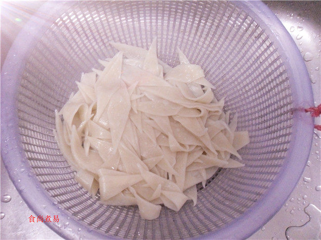 鸡蛋菜心炒面片步骤6