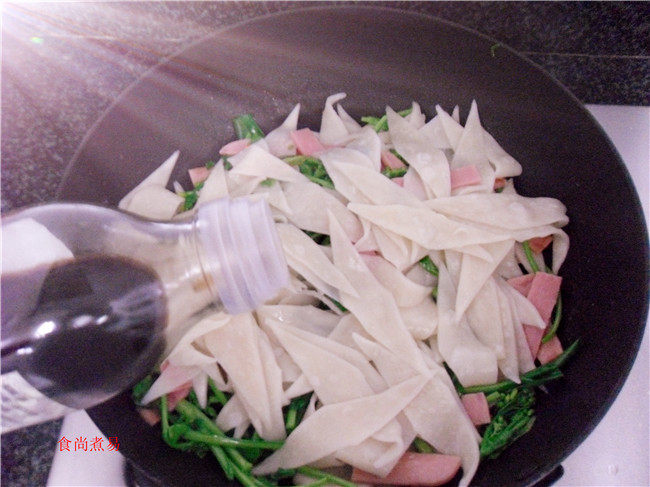 鸡蛋菜心炒面片步骤10