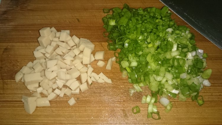 葱花火腿鸡蛋卷步骤2