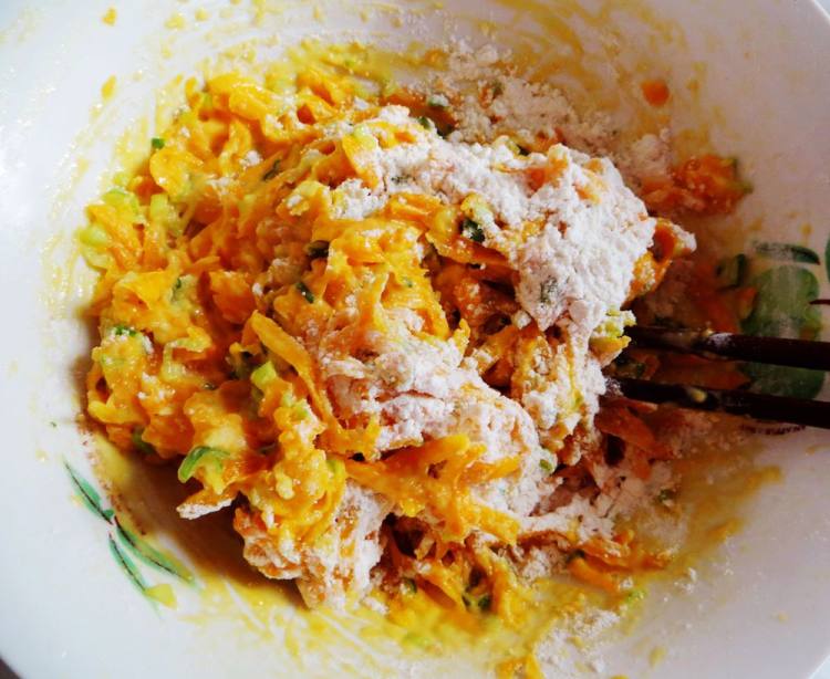 南瓜鸡蛋火腿饼步骤6