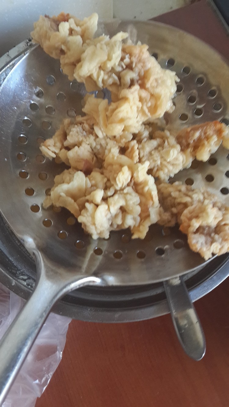 榨菜蛋包饭配炸鸡步骤10