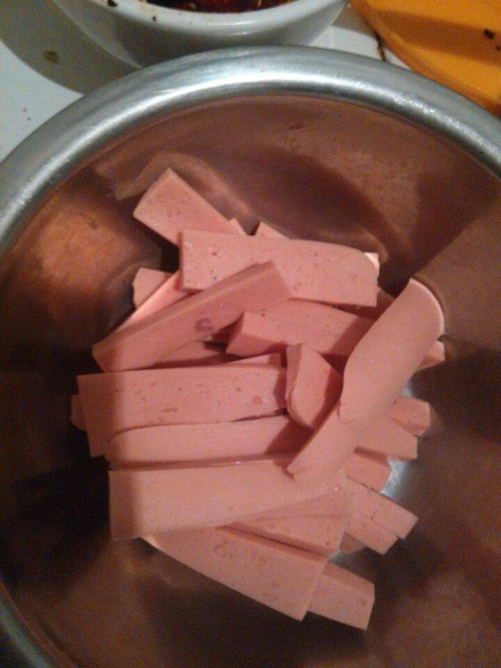 火腿炒莴笋步骤2