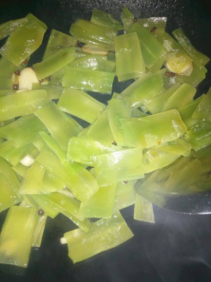火腿炒莴笋步骤5