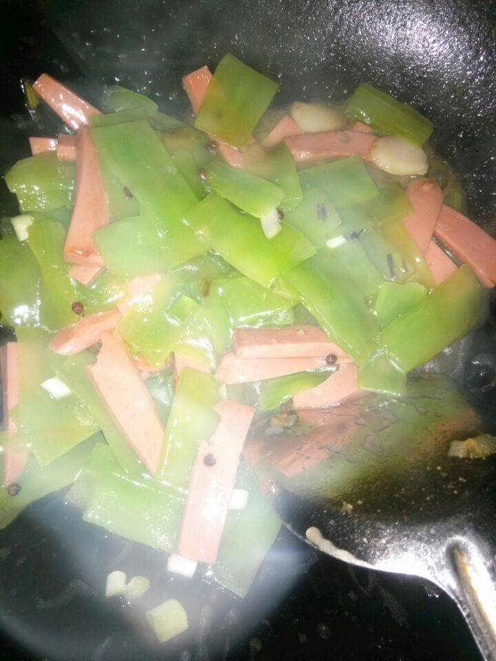 火腿炒莴笋步骤8