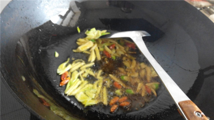 油菜炒火腿步骤7