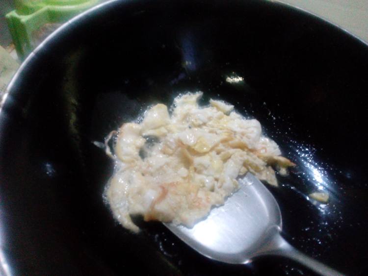 西芹菜鸡蛋炒年糕步骤7