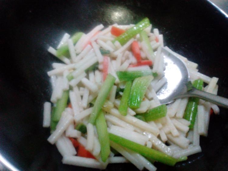 西芹菜鸡蛋炒年糕步骤11