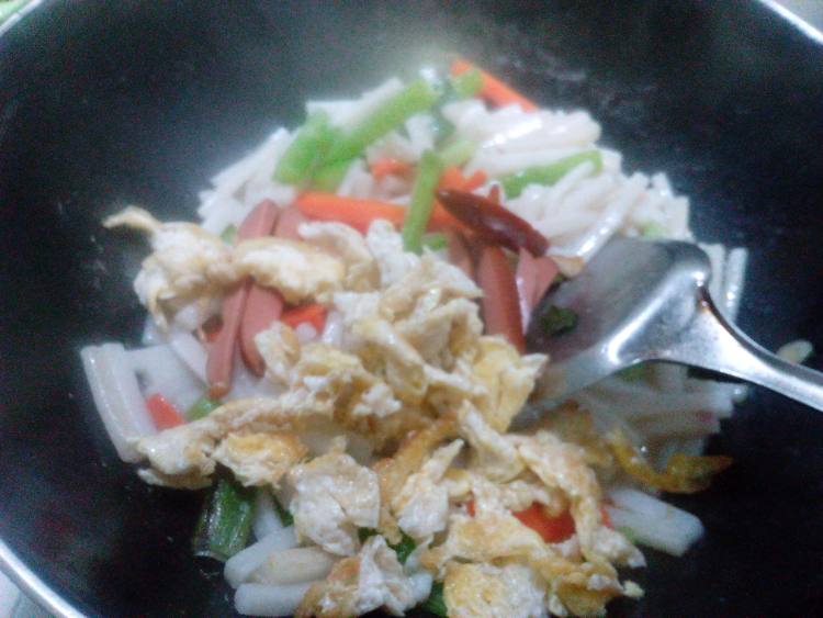 西芹菜鸡蛋炒年糕步骤14