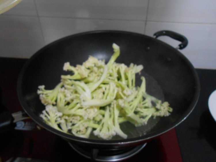 火腿菜花步骤7