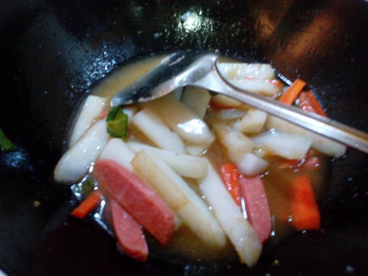 火腿炒凉粉步骤9