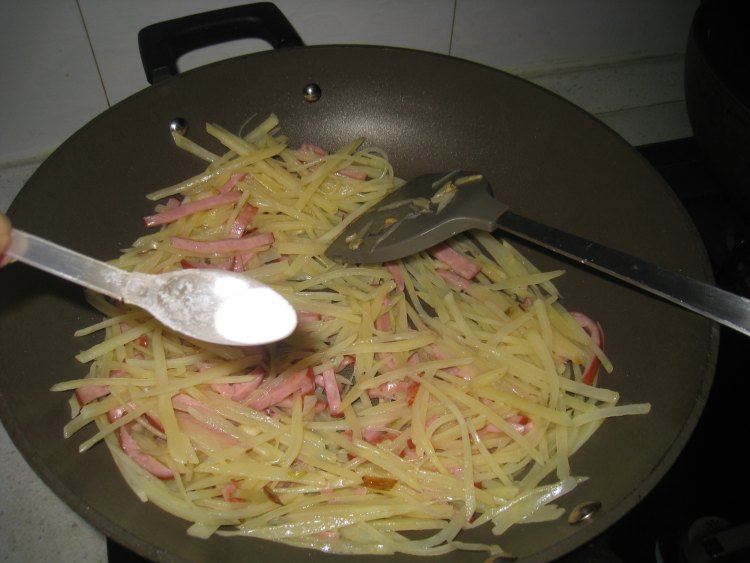 火腿土豆丝步骤8