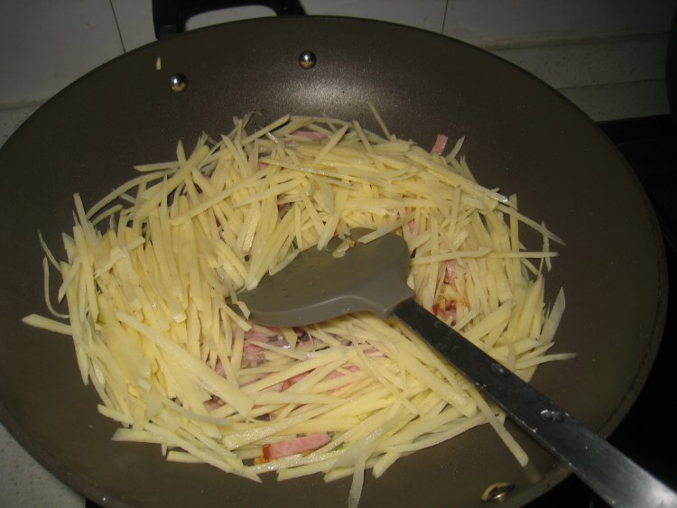 火腿土豆丝步骤7