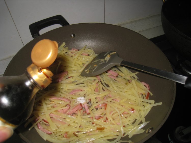 火腿土豆丝步骤9