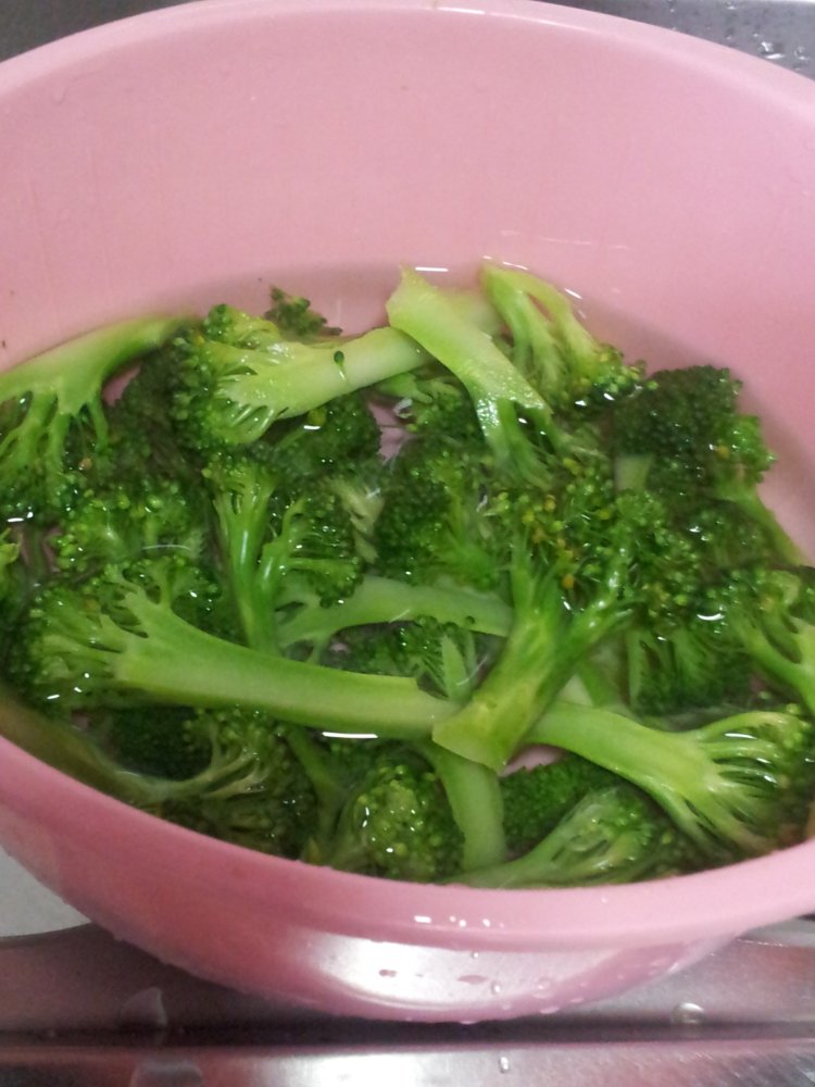 西兰花炒火腿步骤4