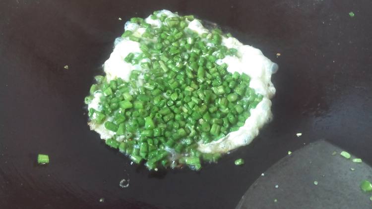豆角火腿炒蛋步骤6