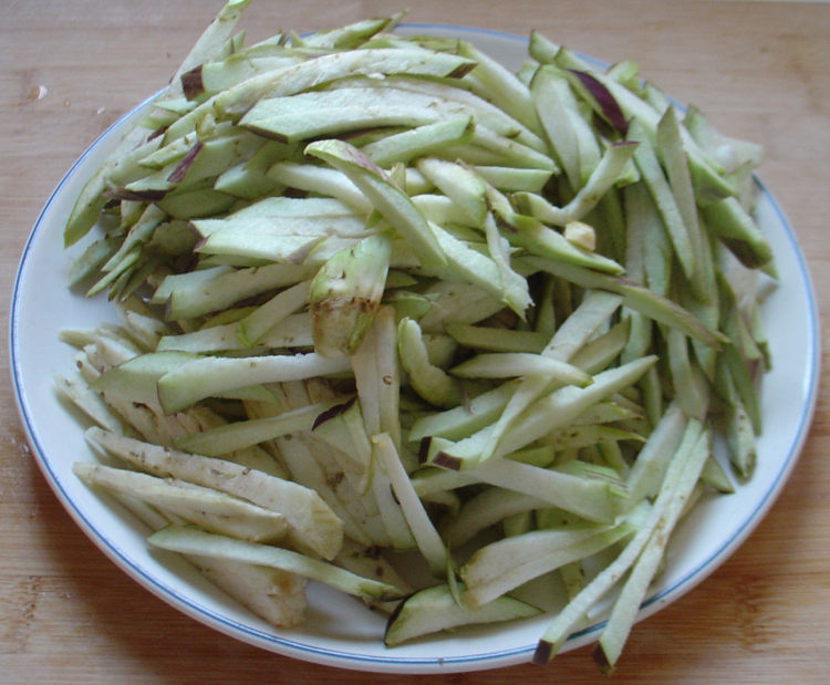 茄子炒火腿步骤2