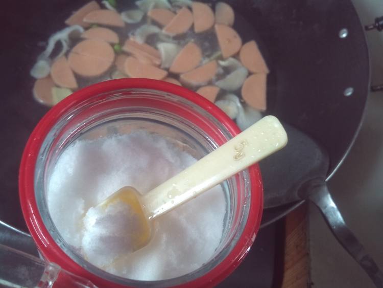 平菇火腿毛豆汤步骤4