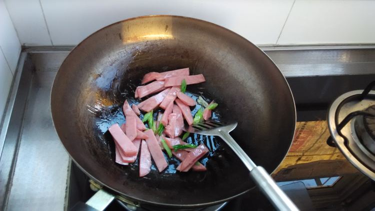 火腿荷兰豆步骤5