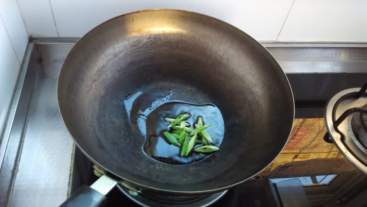 火腿荷兰豆步骤4