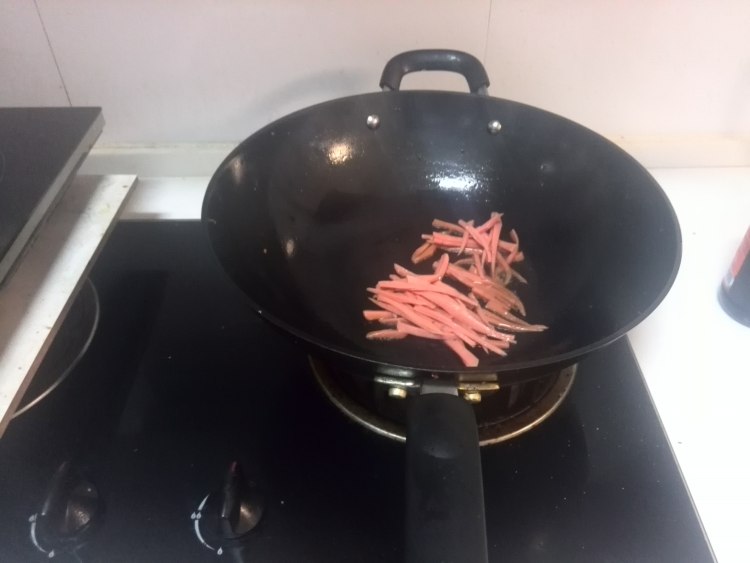 火腿爆炒素鸡丝步骤5