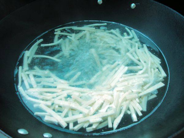 豆腐银鱼汤步骤2