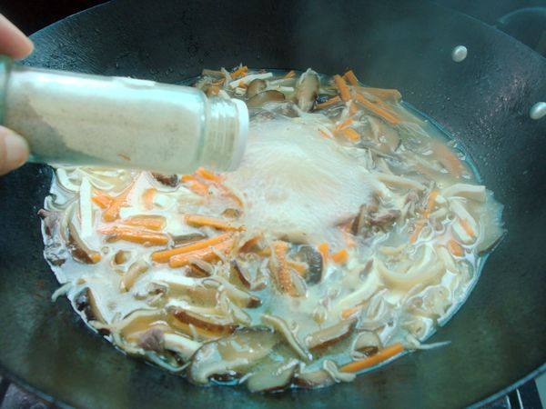 豆腐银鱼汤步骤8