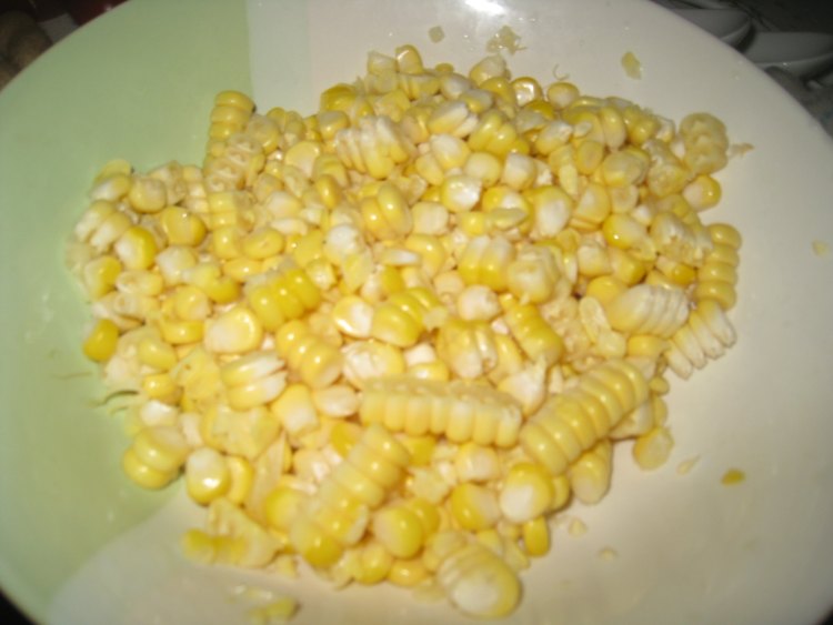 火腿玉米粒步骤1