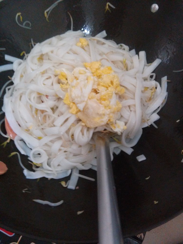 火腿鸡蛋炒荷粉步骤8