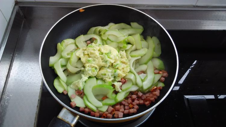火腿鸡蛋炒菜瓜步骤9