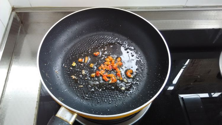 火腿鸡蛋炒菜瓜步骤6