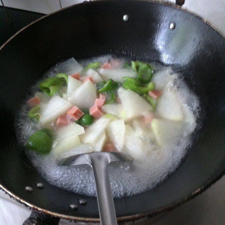 冬瓜青椒炒火腿步骤8