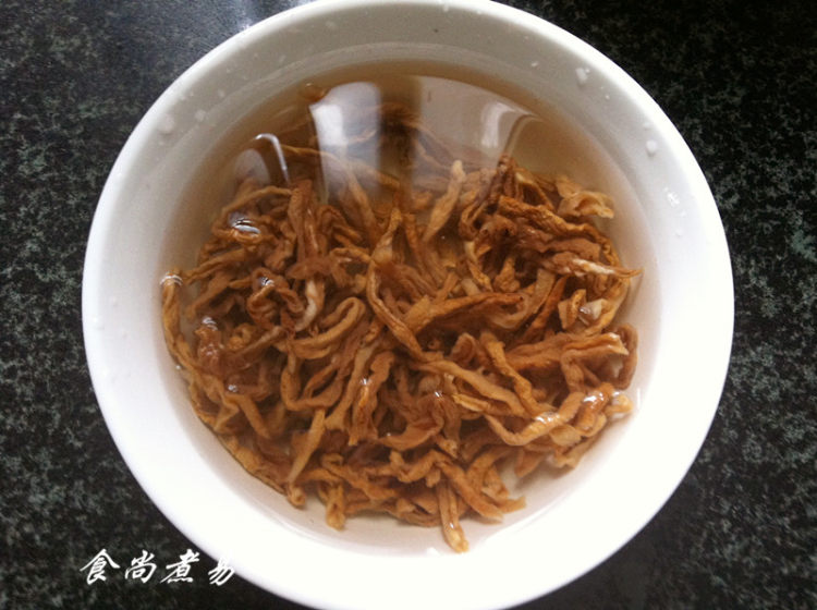 五彩缤纷炒杂丁步骤2