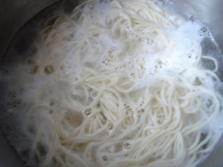 泡菜火腿煎蛋面步骤5