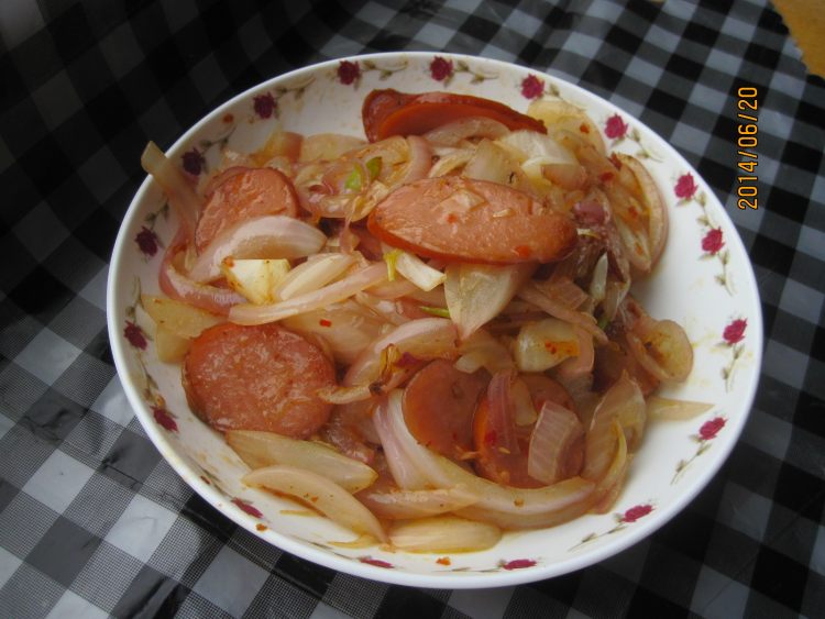 洋葱炒火腿片步骤9
