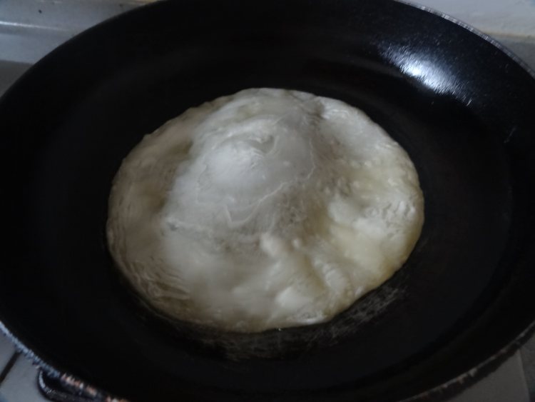飞饼鸡蛋火腿卷步骤3