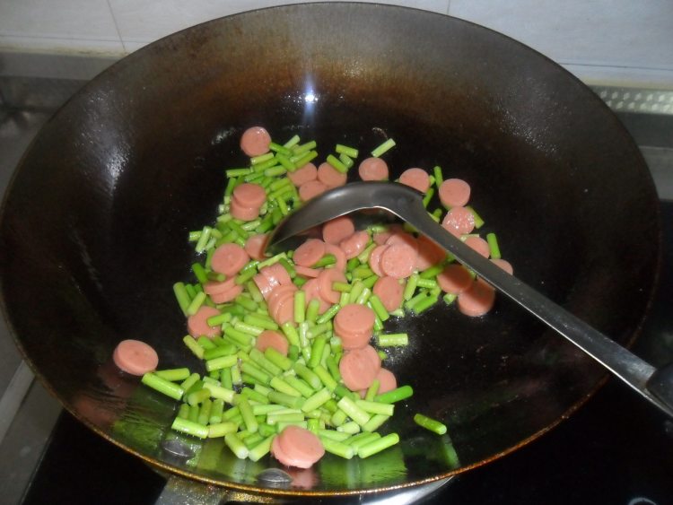 火腿鸡蛋青菜面步骤3