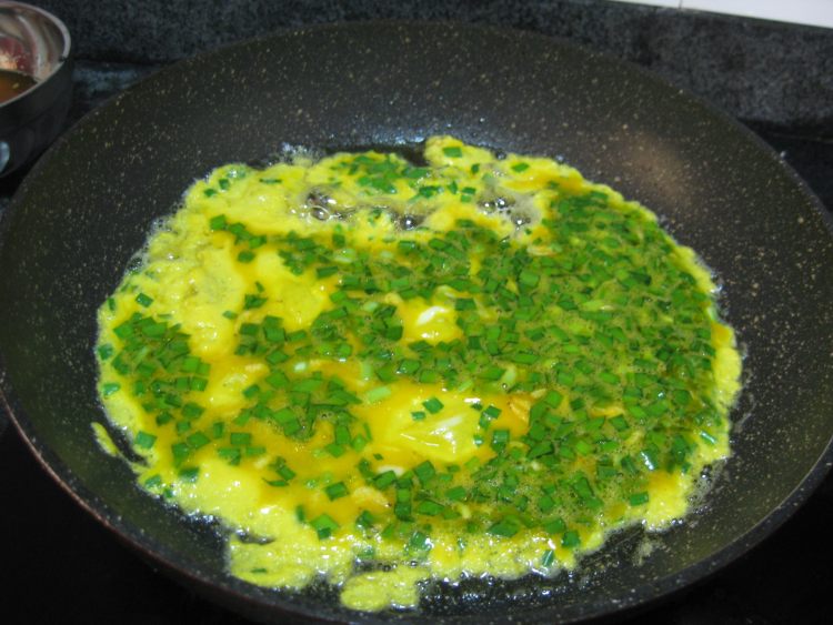韭菜火腿黄瓜鸡蛋饼步骤5