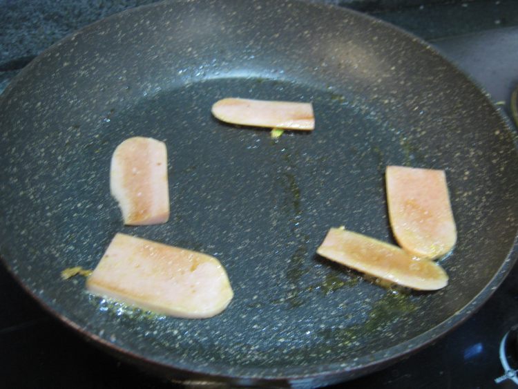 韭菜火腿黄瓜鸡蛋饼步骤6