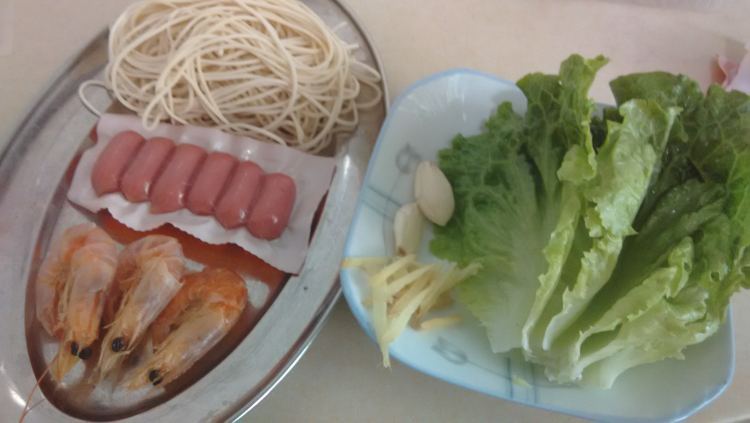 火腿虾面步骤1