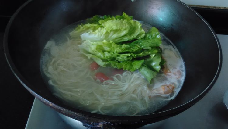 火腿虾面步骤5
