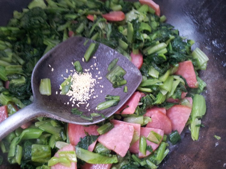 小白菜炒火腿步骤9