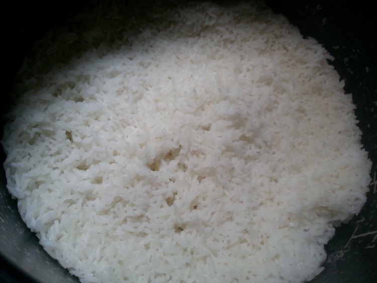 葱花火腿蛋炒饭步骤1