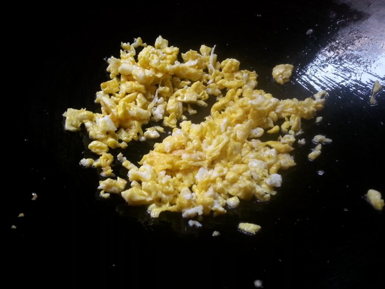 葱花火腿蛋炒饭步骤4