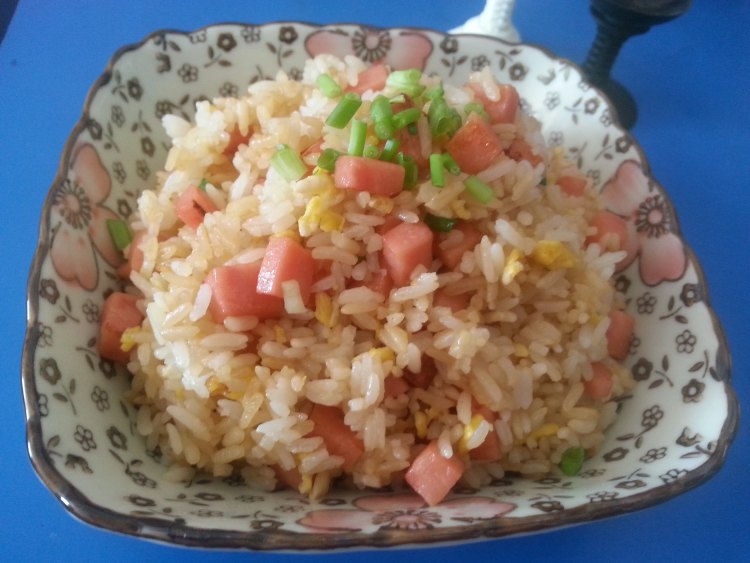 葱花火腿蛋炒饭步骤12