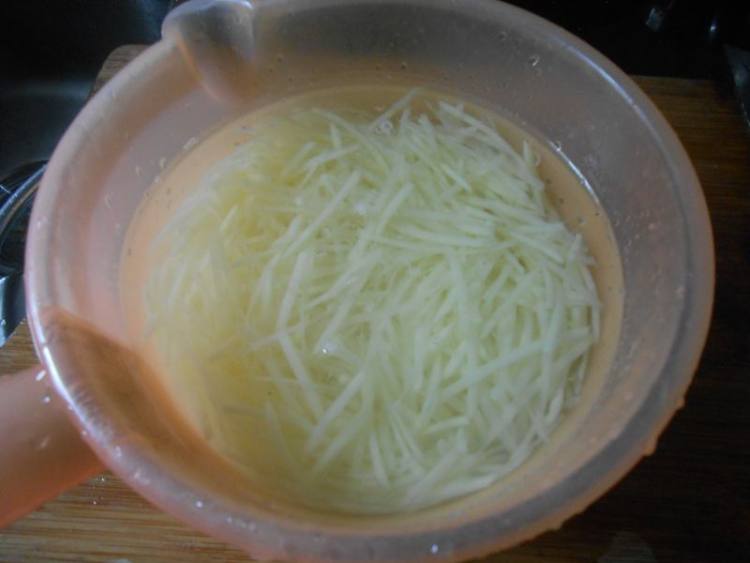 火腿炒土豆丝步骤2
