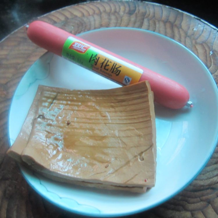 酸咸萝卜拌豆腐步骤1